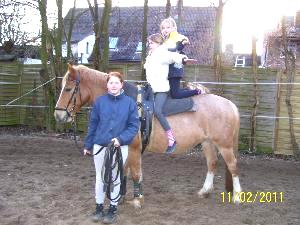 Nati, Cosmos, Amy und Rika